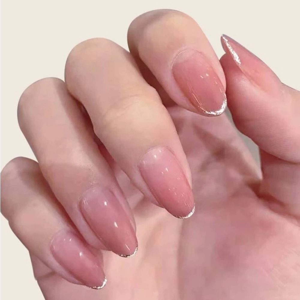 24 pieces of Fake nails